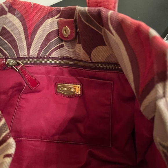 Red Pattern Miu Miu Bag - Picture 4 of 5
